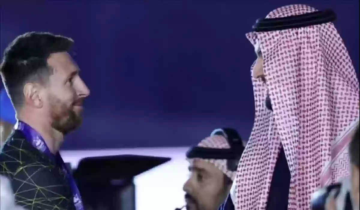 هل سيعلن ميسي انضمامه للهلال السعودي؟