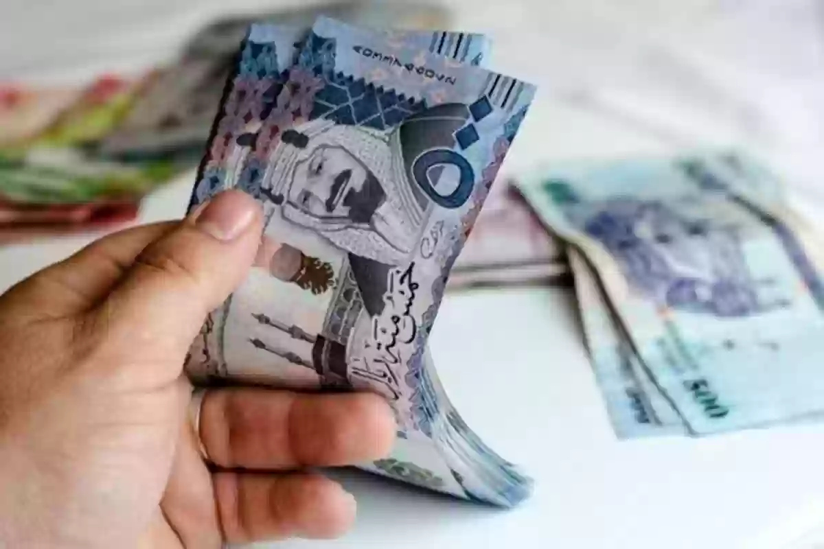 انخفاض سعر الريال مقابل الجنيه المصري اليوم الأحد 